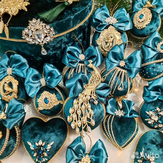 Набор елочных игрушек в коробке