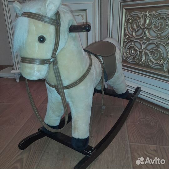 Лошадка-качалка