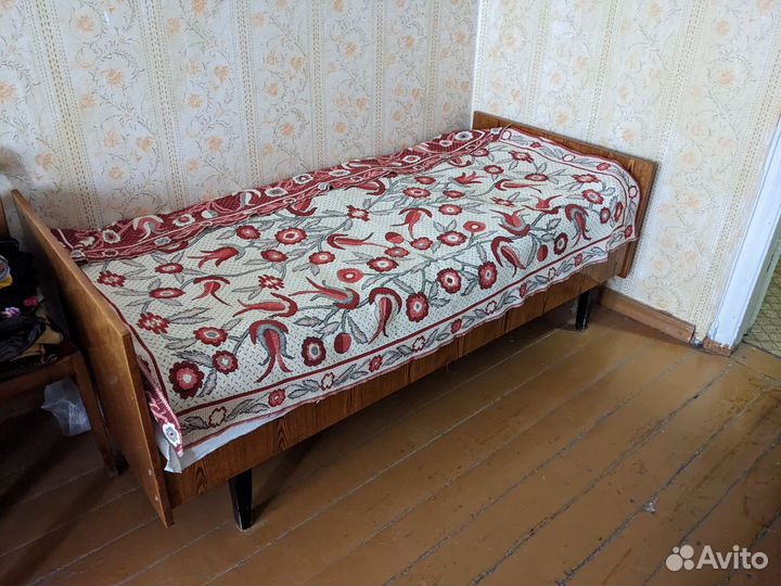 Кровать полуторная