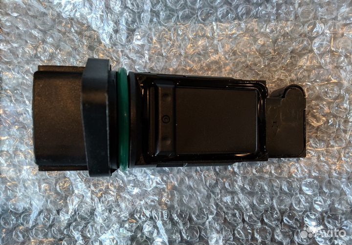 Датчик расхода воздуха Nissan. Новый