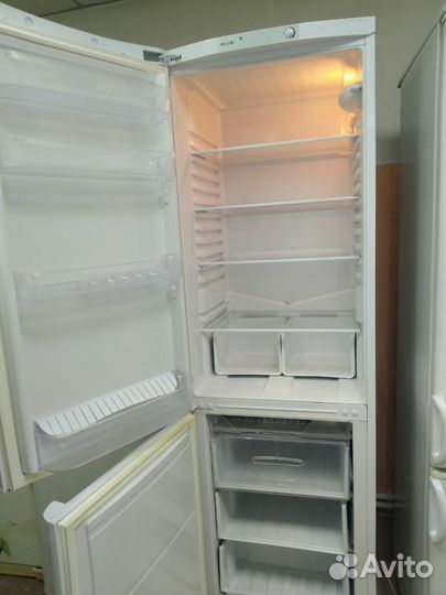 Холодильник бу indesit