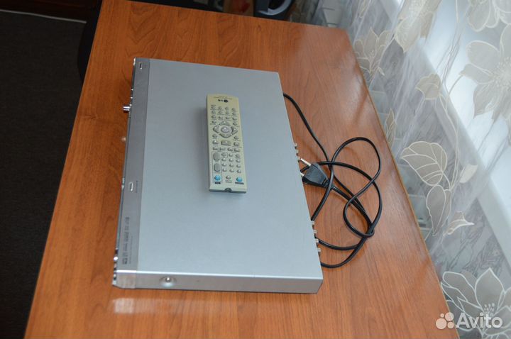 DVD плеер LG DK589XB