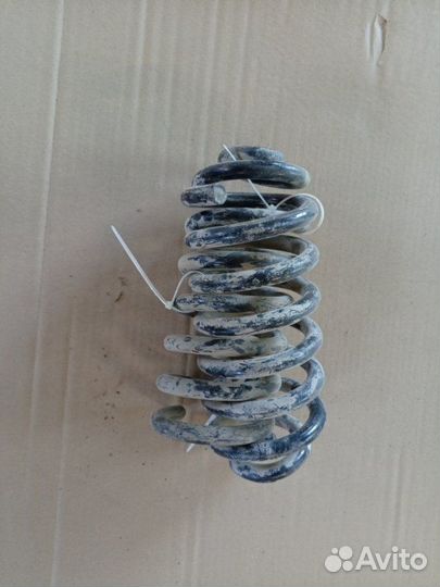 Пружина подвески задняя Audi A8 D2