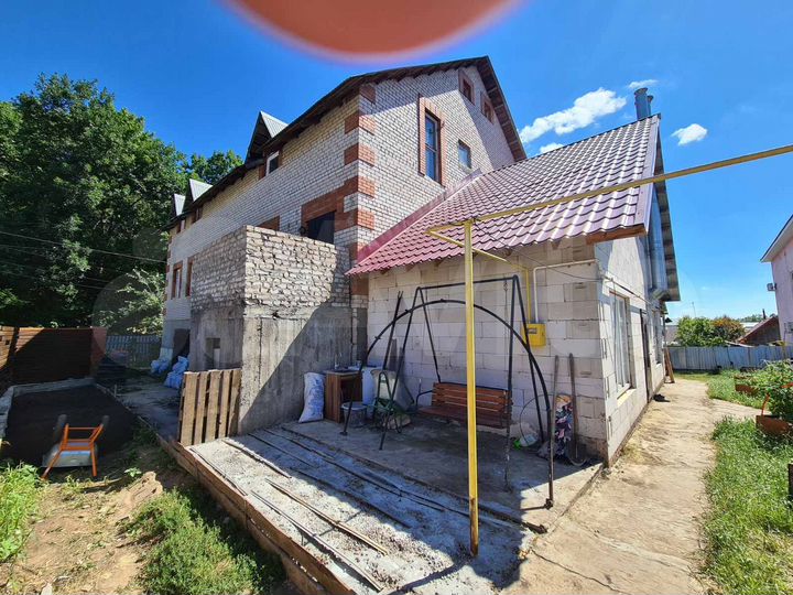 Дом 382 м² на участке 4 сот.