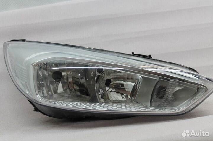 Фара правая Ford Focus/Focus RS/Focus ST