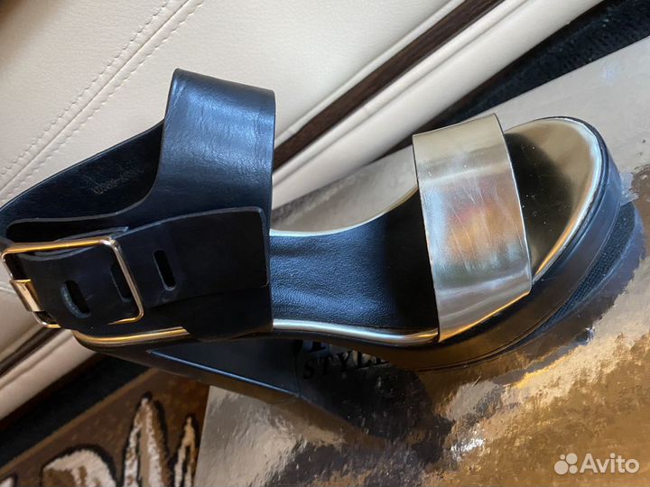 Босоножки женские