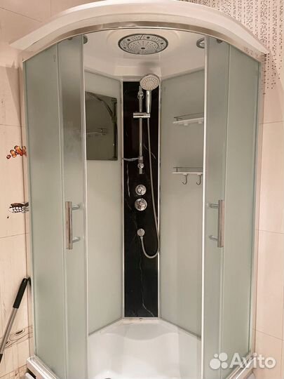 Душевая кабина 90х90 угловая