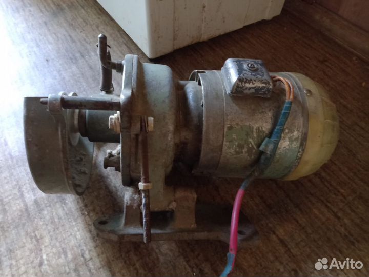 Двигатель дпт 21-4-с2 220\380
