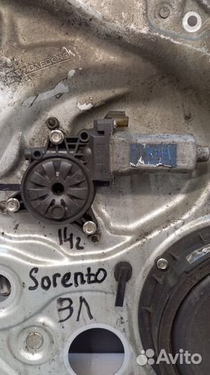 Стеклоподъемник задний левый Kia Sorento 2014