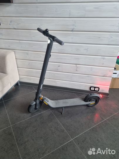 Электросамокат ninebot e25