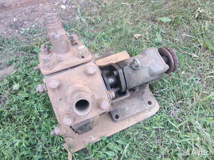 Водяной насос помпа