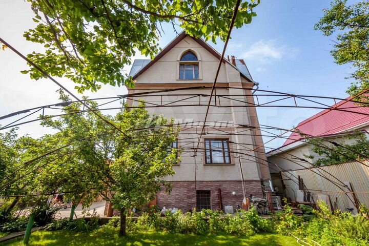 Дом 350 м² на участке 8 сот.