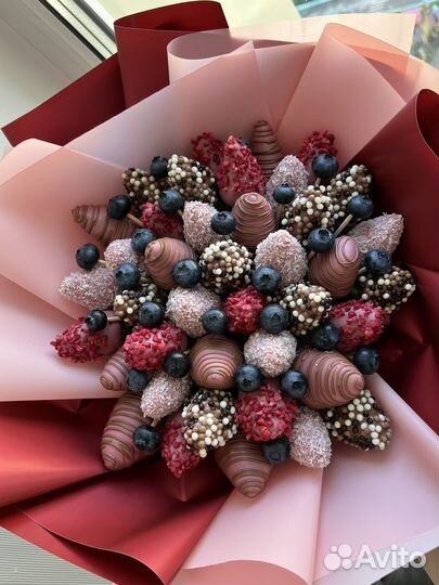 Клубника в шоколаде - лучшая, голубика в шоколаде