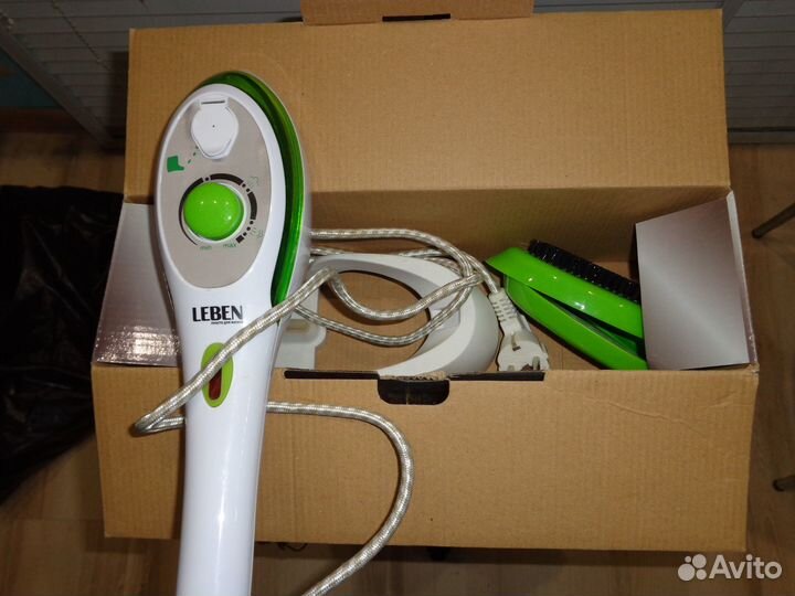 Щётка отпариватель для одежды ручной