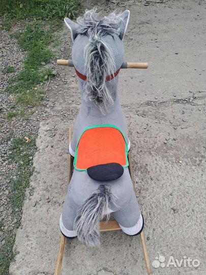 Лошадка-качалка