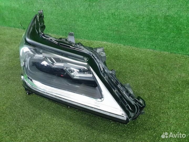 Фара правая Lexus LX570