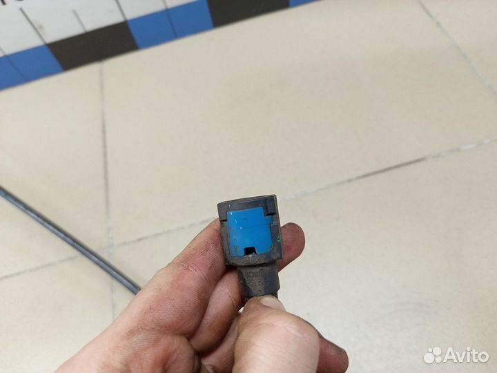 Трубка топливная Avensis II 2003-2008