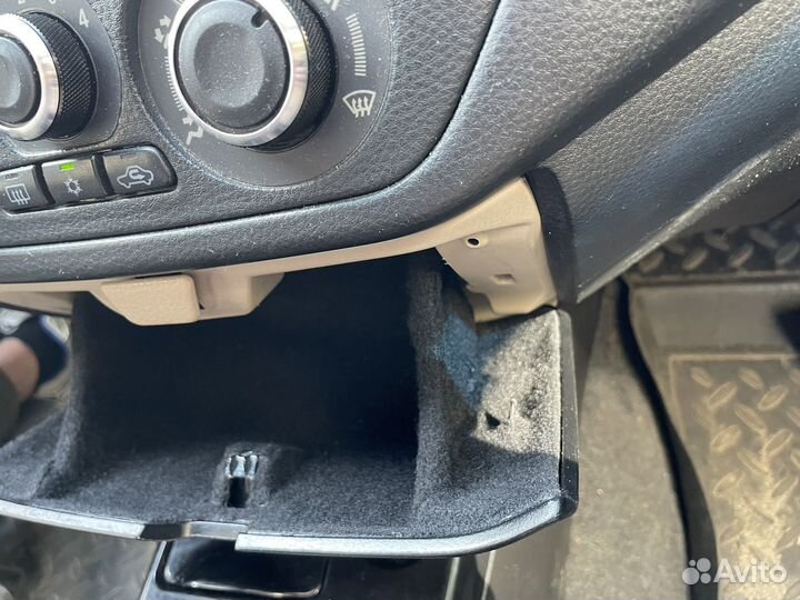 Центральный бардачок cedia