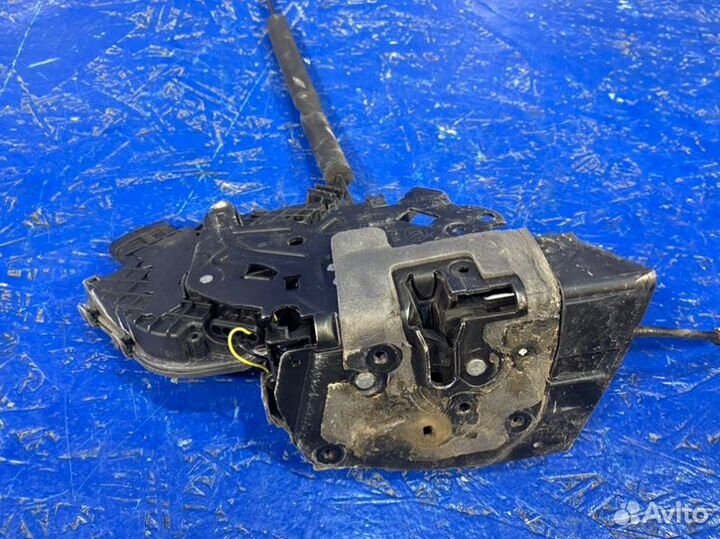 Замок двери передний правый Land Rover Range Rover