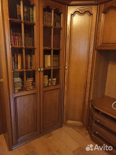 Стенка в гостиную новая из массива дерева(дуб)