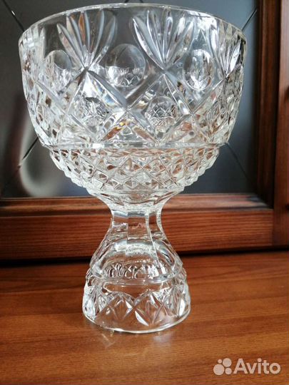 Хрустальная ваза
