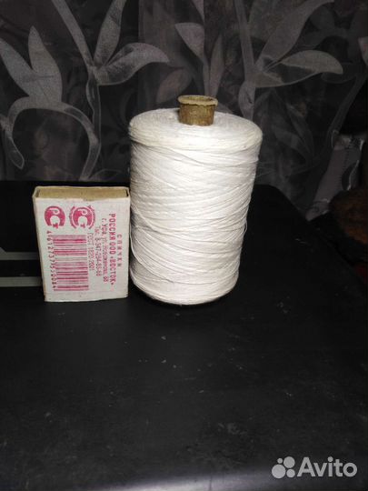 Нитки швейные белые