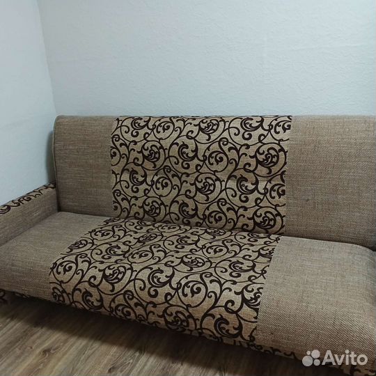 Диван