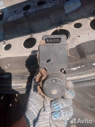 Компрессор центрального замка Audi 80 В3