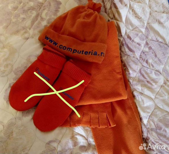 Кепка с меховым помпоном