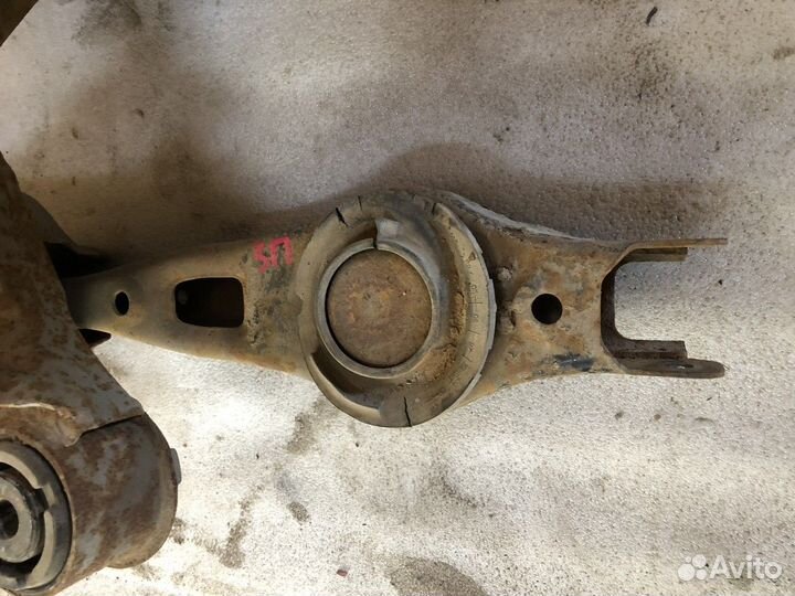 Рычаг задний правый под пружину