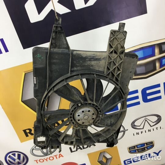 Вентилятор радиатора охлаждения двигателя диффузор