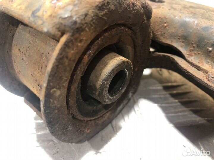 Рычаг передний левый нижний Opel Astra H