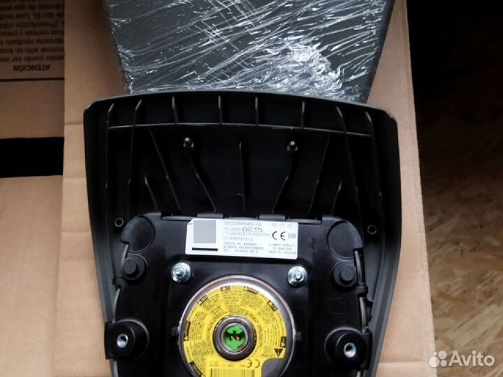 Подушка безопасности руля. Volvo 22900835,84433698