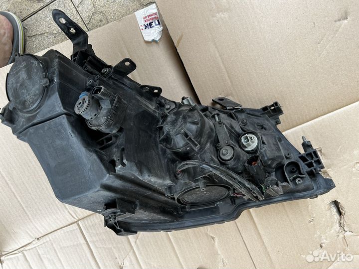 Передняя левая фара Nissan fuga