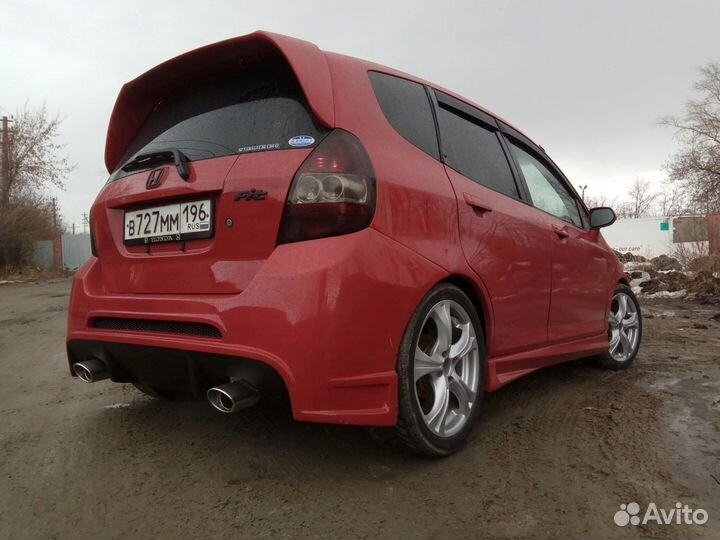 Удлиненный спойлер Modulo на Honda fit GD
