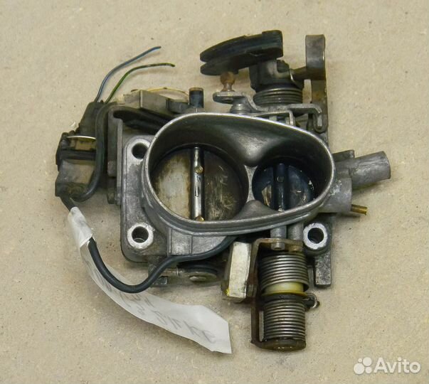 Заслонка дроссельная Audi 100 C3 2.1 KG