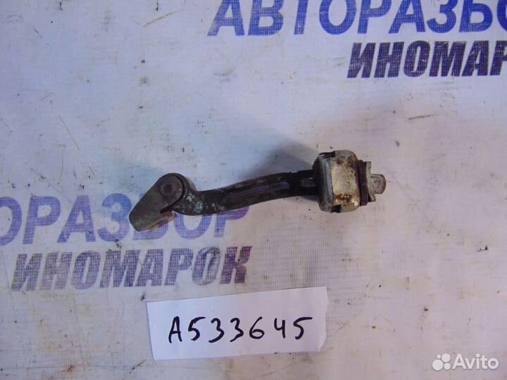 Ограничитель двери для ваз LADA Kalina 2004