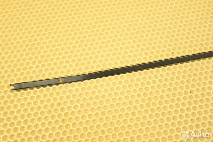 Поводок стеклоочистителя правый LADA Xray