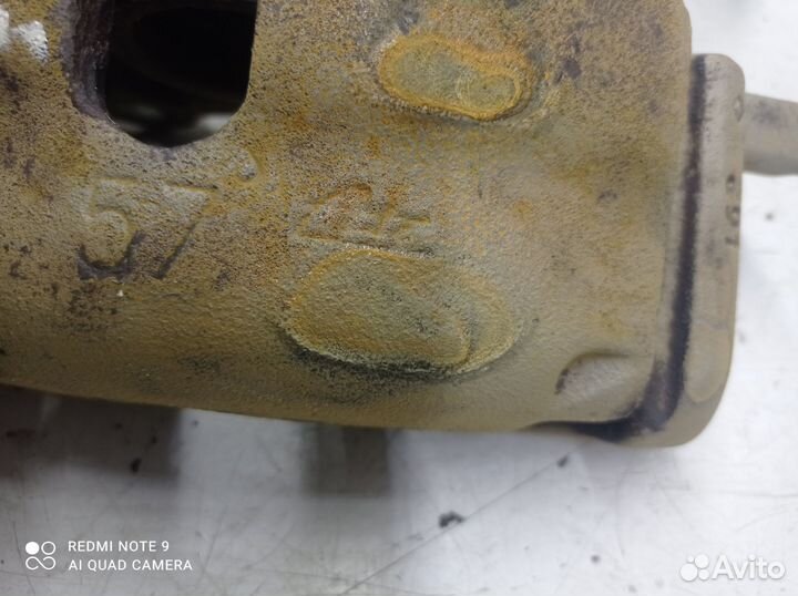 Суппорт передний правый Volkswagen Sharan 1