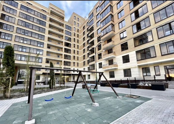 4-к. квартира, 154 м², 8/10 эт.