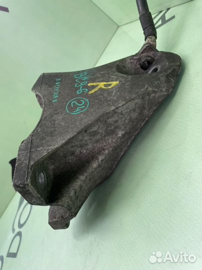 Кронштейн опоры двигателя Audi Q7 4L 3.0D casa