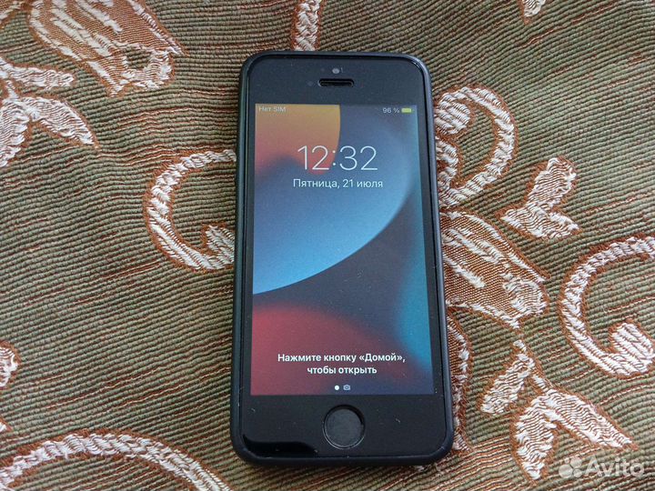Телефон iPhone 5se 128гб
