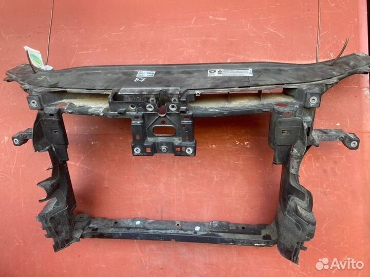 Передняя панель телевизор Volkswagen Passat B7