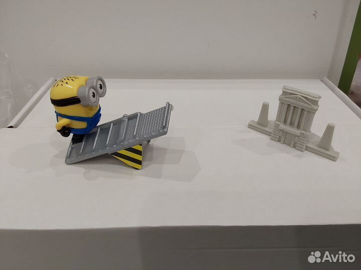 Киндер сюрприз Большой Миньоны