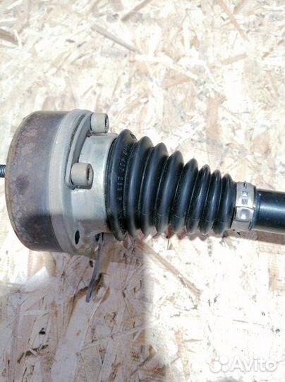 Полуось (привод) левый Golf 7 Audi A3