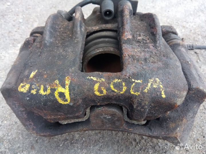 Суппорт передний правый для Мерседес W202