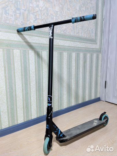 Трюковой самокат Limit