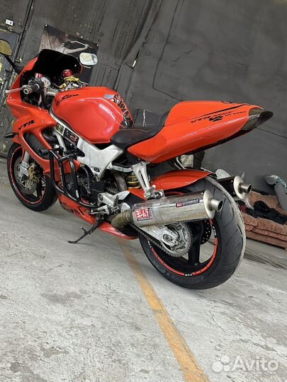 Honda vtr 1000 firestorm
