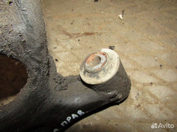 Рычаг передний правый Aveo (T300) 2011