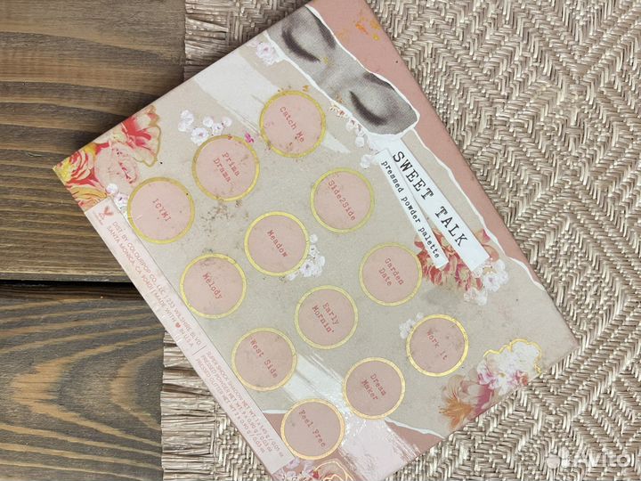 Палитка теней Colour Pop